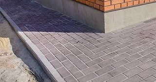 Укладка плитки на отмостку: Цена от 827 руб. в Горячем Ключе от ТротуарнаяПлитка