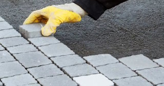 Укладка брусчатки в Горячем Ключе - цена от 827 руб. за м2 | ТротуарнаяПлитка