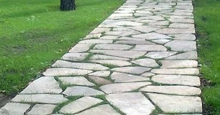Профессиональная укладка камня на дорожки в Горячем Ключе в октябре