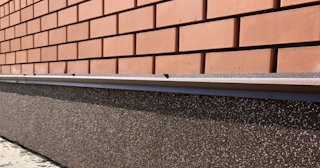 Облицовка цоколя керамогранитом в Горячем Ключе в октябре