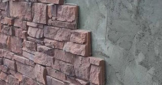 Качественная отделка цоколя фундамента снаружи в Горячем Ключе в октябре