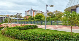 Профессиональное озеленение улиц в Горячем Ключе в октябре