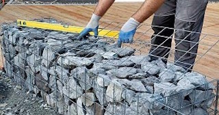 Устройство подпорной стенки из габионов в Горячем Ключе в октябре